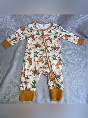 Vintage Style Western Print Boys 3-6 Months Pajamas Cowboys